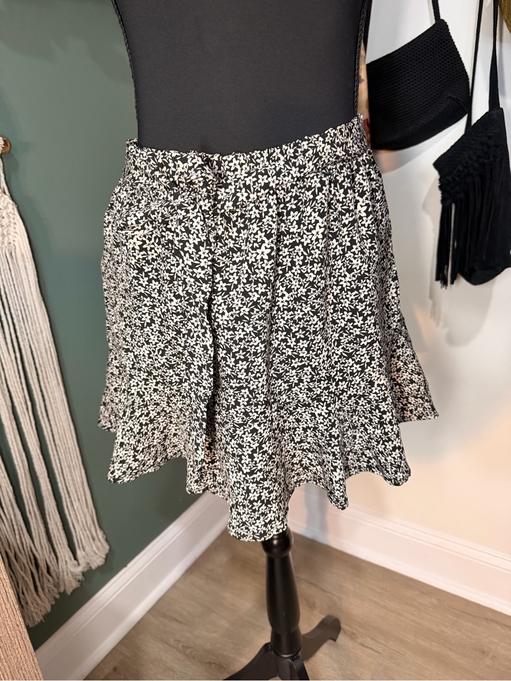 Altard State Black & White Floral Tie Waist Mini Skirt Boho Cottagecore Size S